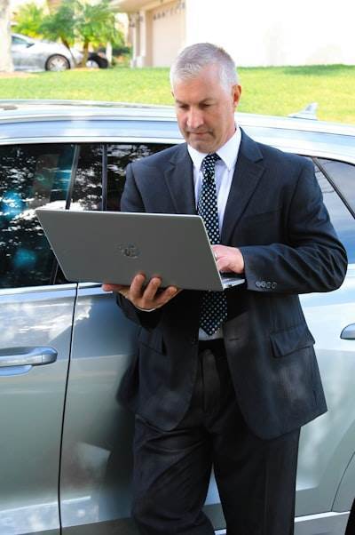 Resolver desafíos de consultoría automotriz con tecnología innovadora.