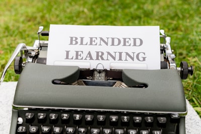 Efficient Federated Learning of Expert Ensemble on Mobile Edge Computing.