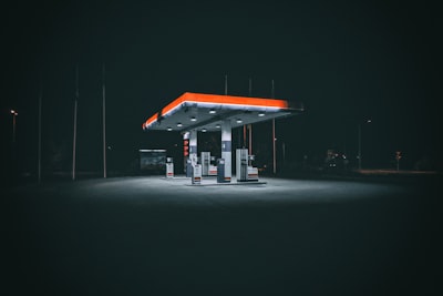 Oportunidades para empresas tecnologicas ante la caida de la gasolina