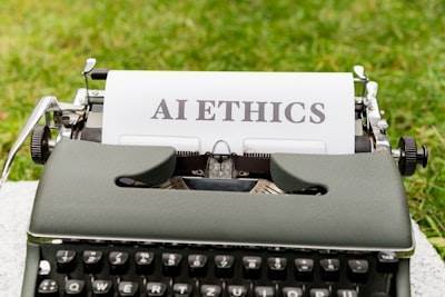 Dynamic Contrastive Learning for Justice Algorithmic Auditing in Personalized Recommendation Systems