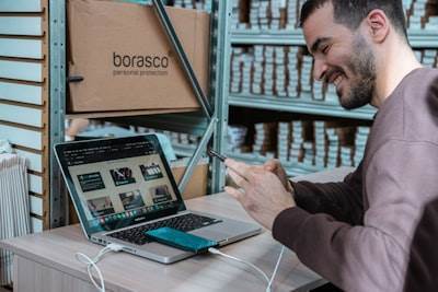 Reduce costos con especialistas en desarrollo web en Barcelona