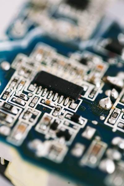 EE. UU. autoriza exportación de chips de IA a G42