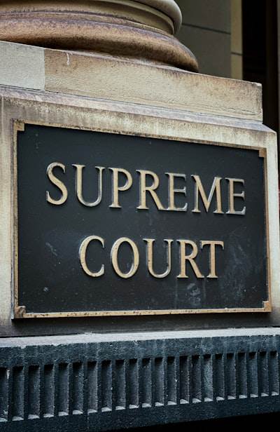 Corte Suprema: Compensación Justa en Confiscaciones de Propiedad