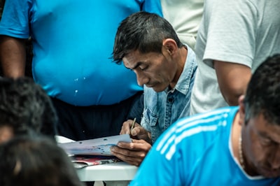 Memorización en el preentrenamiento de rellenado del medio