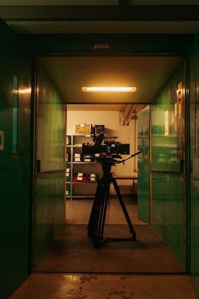 Generación de narrativas cinematográficas para vídeos largos