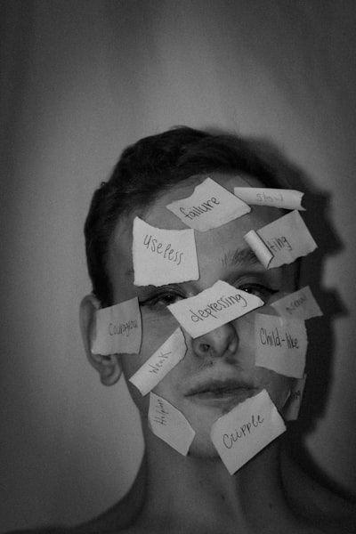 Tricotomía de Límites de Arrepentimiento con Múltiples Respuestas