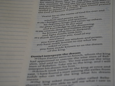 Cómo mejorar la anotación de letras con un enfoque híbrido