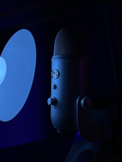 Diferencia entre Voz en vivo y API en tiempo real en Azure AI Foundry