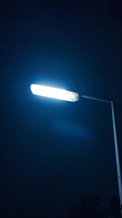 La importancia de complementar la iluminación LED con espectros más amplios