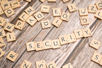 Vulnerabilidades IDEsaster para agentes de codificación de IA