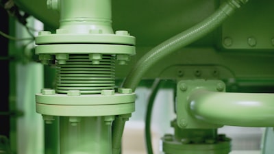 Mejora 19% en predicción termohidráulica con gobernanza multiagente