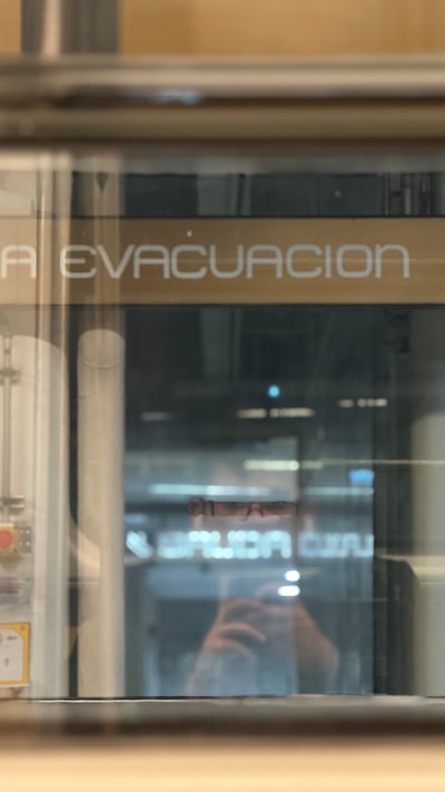 Echo: Recuperación asociativa sin caché KV con Koopman