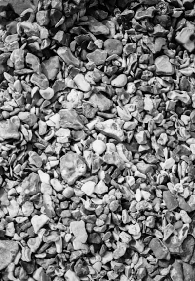 Piedras angulares o de tropiezo en la destilación política