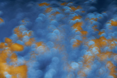 Explorando Singularidades en nubes de puntos con el Laplaciano de gráficos