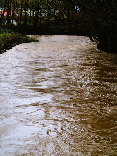 Multa de 1.3 millones de dólares a proveedor de agua en Reino Unido por exponer datos de 664 mil clientes