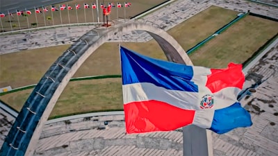 Mejores empresas para plataformas de banderas en Alicante