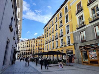 Mejores Proveedores de Aplicaciones Comerciales para el Comercio en España 2024