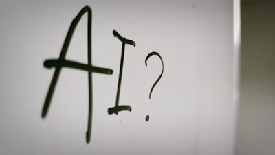 Nuevo estudio: los LLMs generan sesgos sociales de forma autónoma