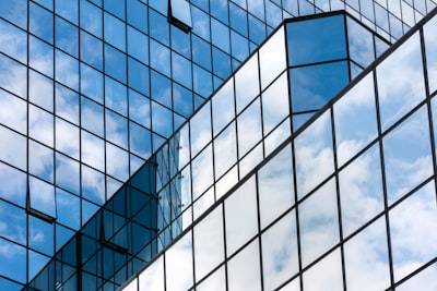 Beneficios del software personalizado para cumplimiento normativo.