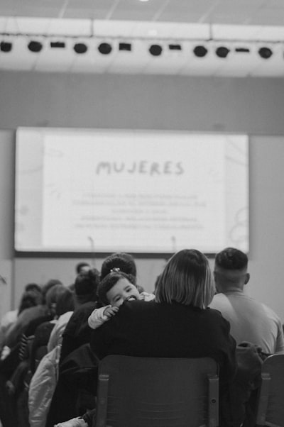 Un marco conceptual para herramientas de autoría de realidad mixta potenciadas por LLM para educación