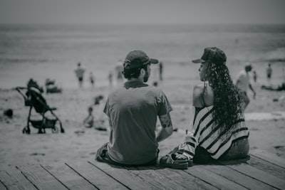 Cómo las variables moderadoras influyen en las relaciones