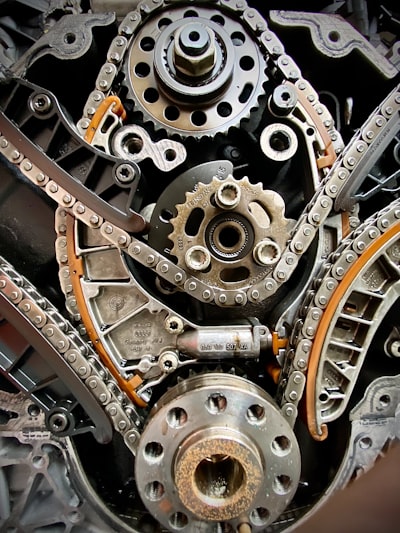¿La ingeniería de sistemas empresariales automatiza tareas repetitivas o manuales?