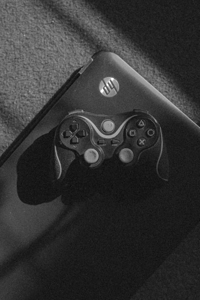 Acopla tu Steam Controller al móvil (o a casi cualquier cosa) con este accesorio
