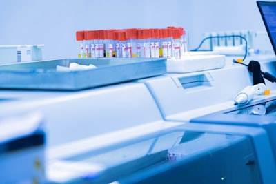 Análisis predictivo con IA para aprobación regulatoria de biofarmacéuticos
