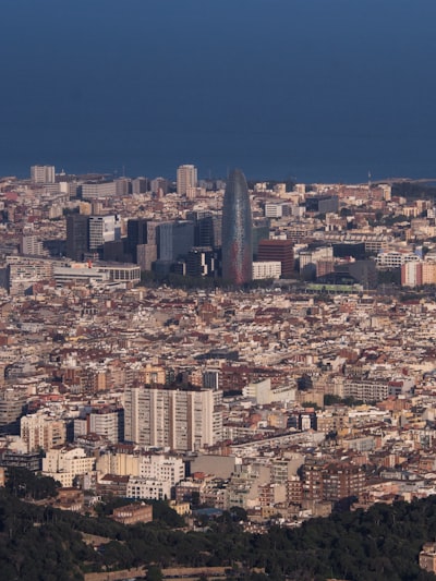 Inteligencia artificial para detectar anomalías en operaciones socio en Barcelona