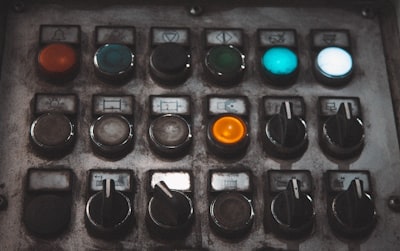 ¿Por qué es crucial aprender a automatizar flujos de trabajo para equipos pequeños?