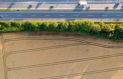Detección de carreteras con DBN adaptativo ante deslizamientos