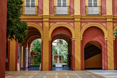 Portal de estudiantes con pasantías: Caso Sevilla 2026 con Q2BSTUDIO