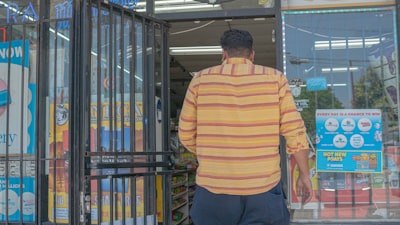 Los consumidores sufrieron pérdidas por $2.1 mil millones en estafas en redes sociales en 2025