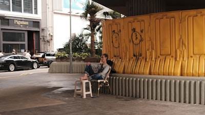 Cómo CITY Furniture aumentó 5 veces con una red optimizada para IA y en la nube