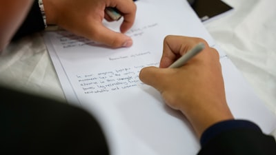 Experto en Documentos de IA de Alto Nivel