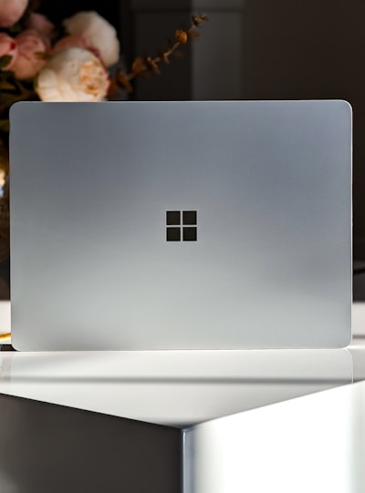 El MacBook Neo de $600 desafía a Microsoft