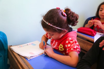 DORA: Sistema asíncrono y escalable de aprendizaje por refuerzo para modelos de lenguaje