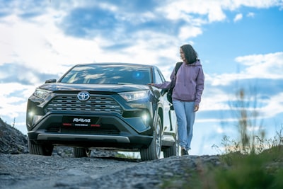 Por Qué el RAV4 de 2025 Sigue Siendo la Mejor Compra de SUV en 2026
