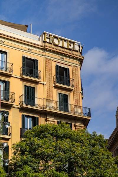 Automatización de IA en la hospitalidad hotelera en Barcelona