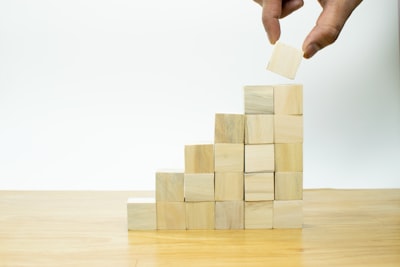 Directorio completo de empresas para escalar sin personal proporcional