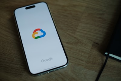 Acelera el desarrollo de IA con Colab CLI y GPUs en la nube