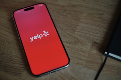 El chatbot de Yelp ahora reserva tu cena