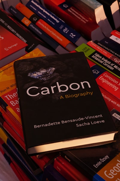 Descubrimiento de relaciones ocultas en el ciclo del carbono y más allá