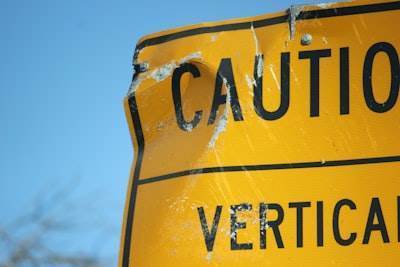 Asegura tu negocio con cuentas verificadas por KYC en Hetzner.