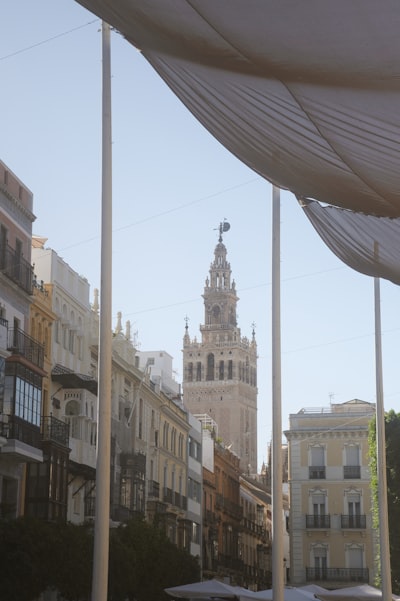 La guía para encontrar anuncios generados por IA en Sevilla