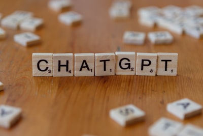 Create GPT para ChatGPT vs. soluciones tradicionales: diferencias clave