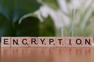 El Clippy de la criptografía: El sorprendente papel del compilador GNU C