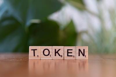 Importancia del orden de los tokens en la codificación posicional