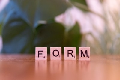 Verificación formal automatizada para sistemas grandes con LLM