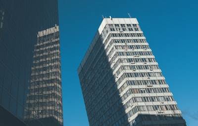 Comparación: Agencia vs Desarrollo interno